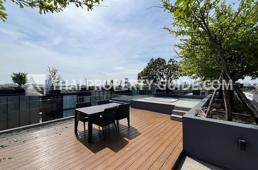 House with Private Pool in Srinakarin 